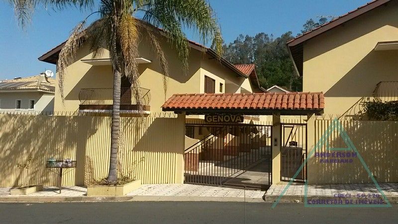Casa 2 dormitórios condomínio fechado bairro nobre - Serra Negra
