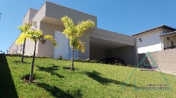 Casa nova fino acabamento bairro nobre - Serra Negra